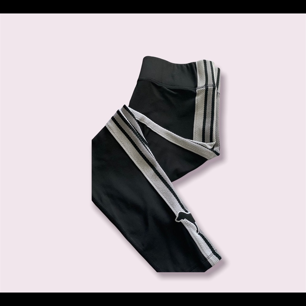 Victoria’s Secret Pink cozy fleece lined leggings